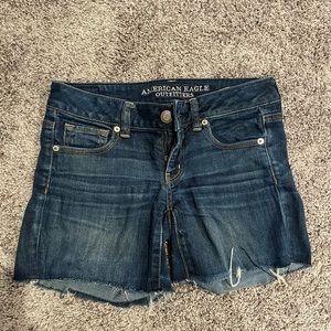 American Eagle women’s size 4 jean shorts